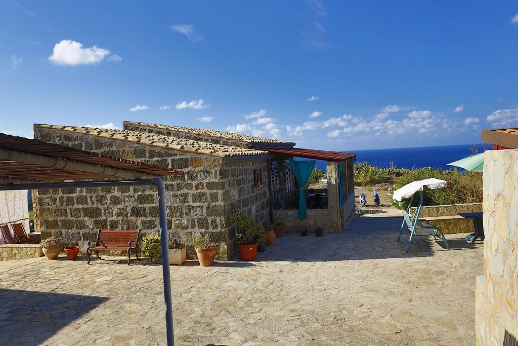 Case Vacanze La Cernia Bruna Isola di Ustica Exterior foto